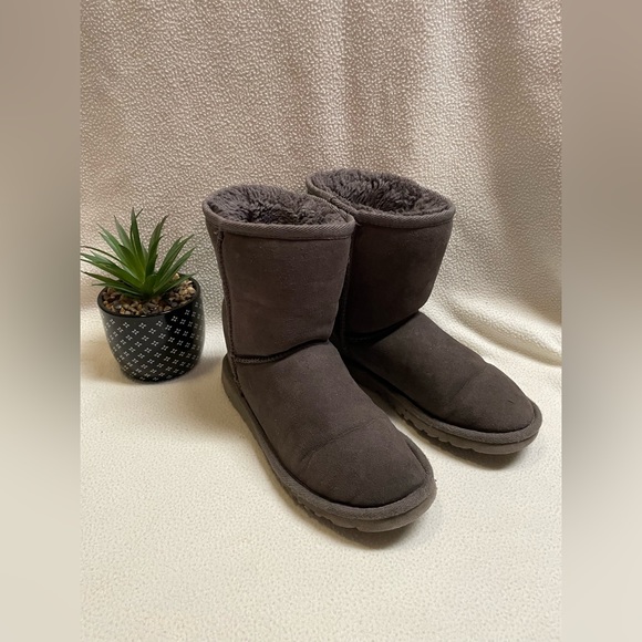 UGG Shoes - Women's UGGs